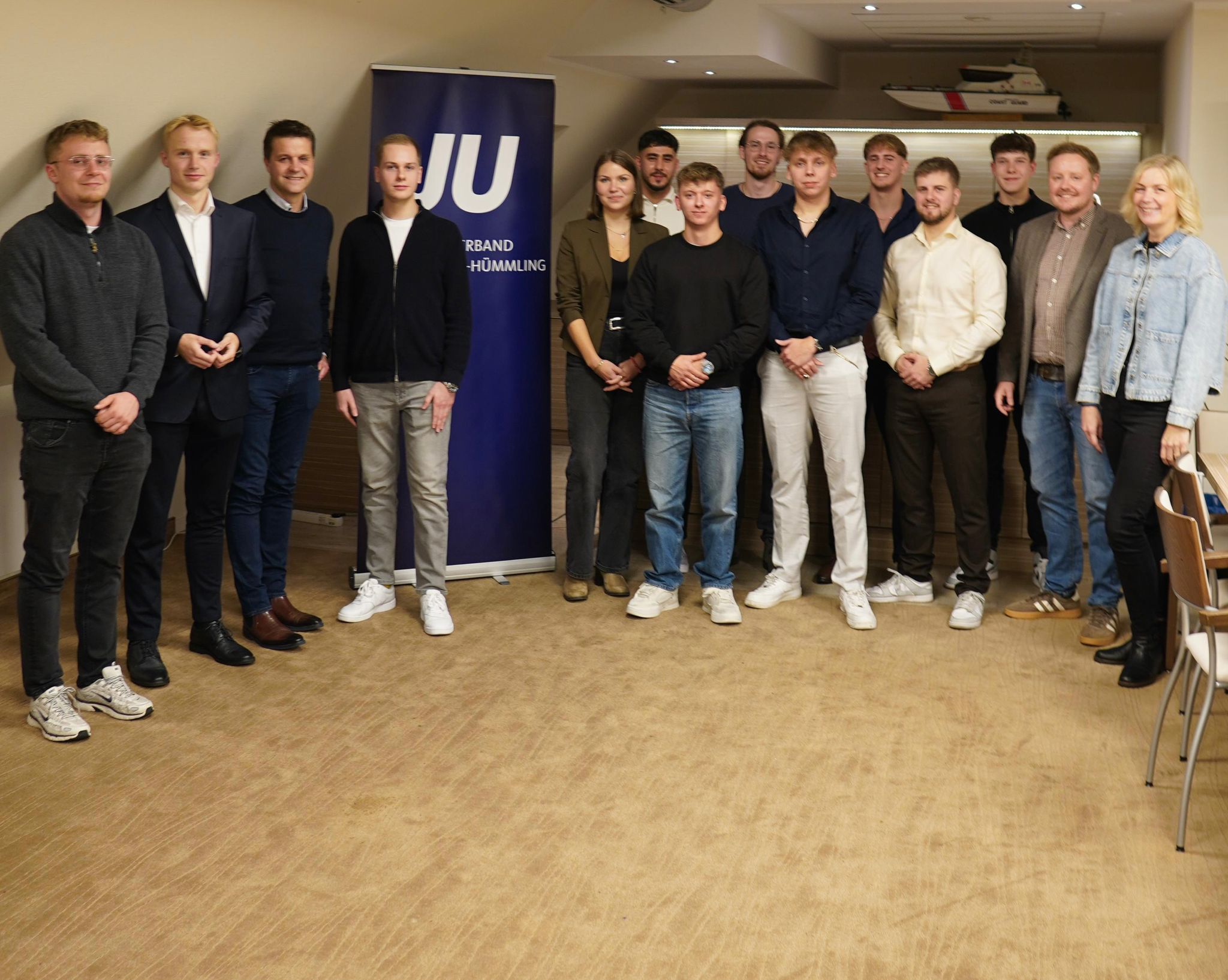 Der neu gewhlte Vorstand der Jungen Union Papenburg. Ebenfalls dabei: Hartmut Moorkamp (MdL), Andreas Thomes, Andrea Plock und Lukas Krmer (CDU Papenburg)